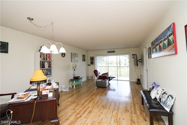 Building Photo - 41 High Point Cir S
