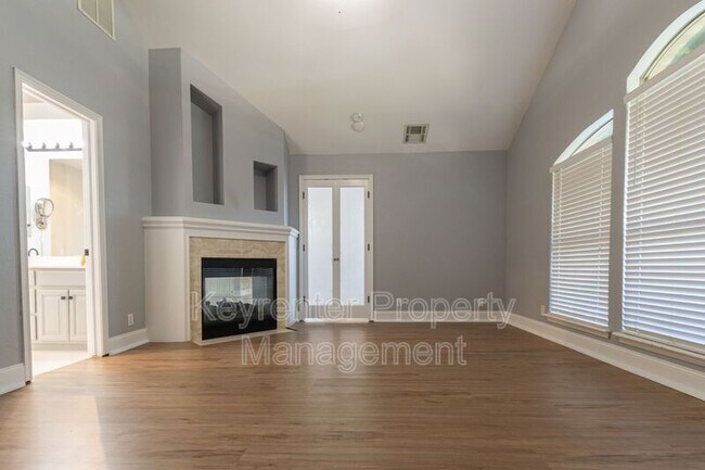 Building Photo - 17300 Zinc Dr