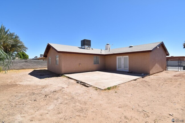 Building Photo - 2878 S 18th Ave