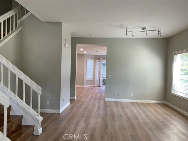 Building Photo - 662 Springbrook N