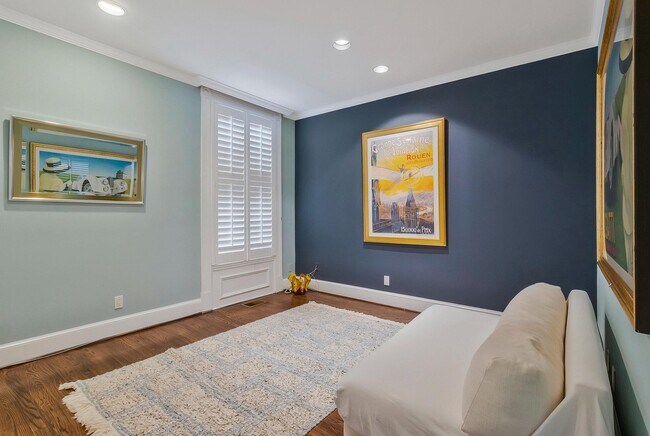 Building Photo - 3230 Volta Pl NW