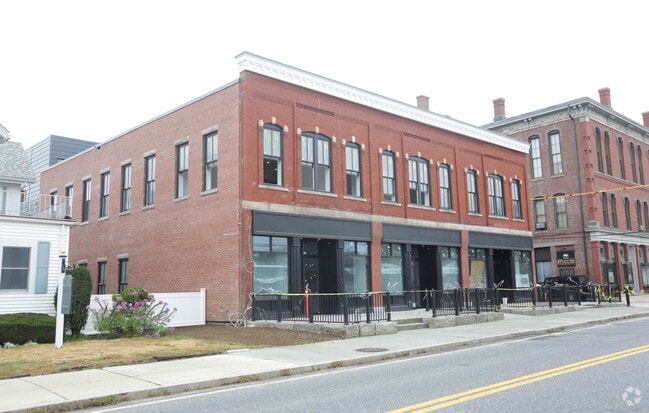 Building Photo - 13 West Central Street