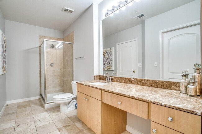 Building Photo - 3225 Turtle Creek Blvd Blvd