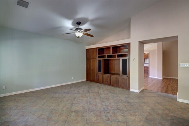 Building Photo - 2 Bedroom plus an office, 2 Bath home in The Cottages at Prescott Lakes!