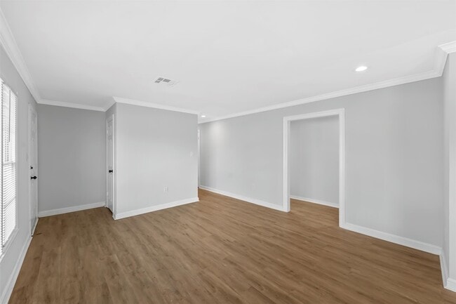 Building Photo - 2416 Lake Air Dr