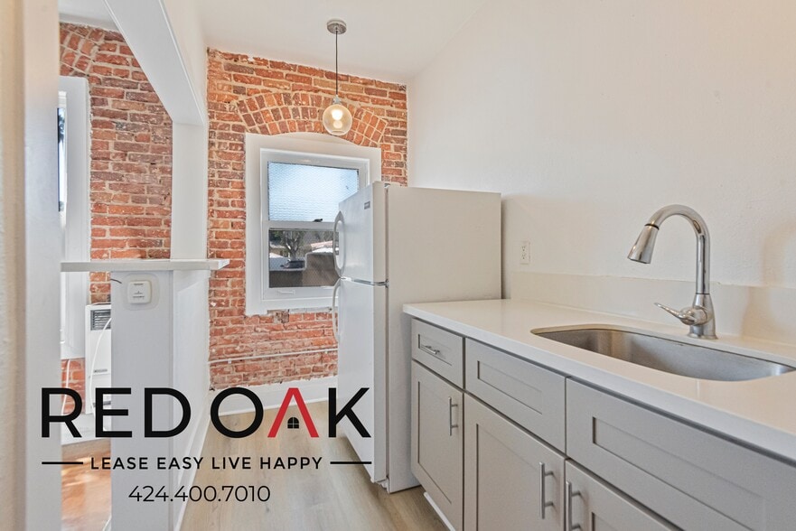 Building Photo - 5407 Sierra Vista Ave