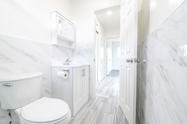 Building Photo - 248 E Norton St