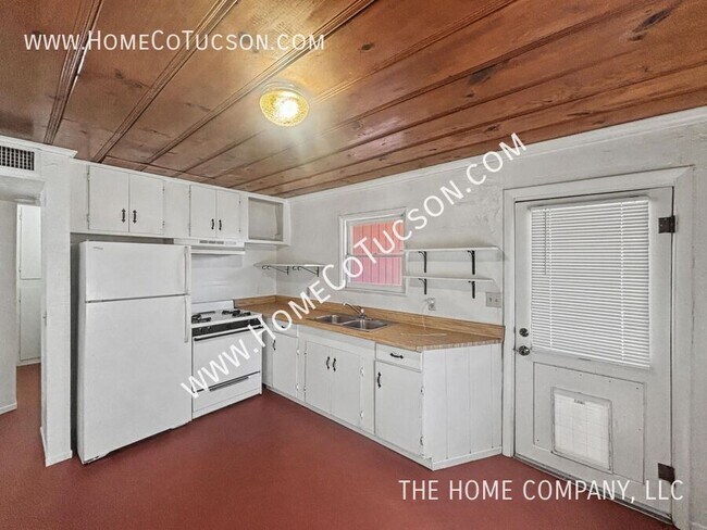 Building Photo - 1733 E Adelaide Dr