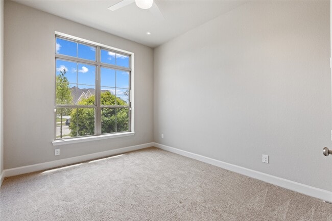 Building Photo - 11439 Bush Clover Dr