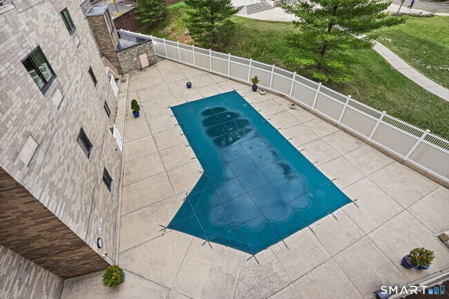 Building Photo - 143 Hoyt St