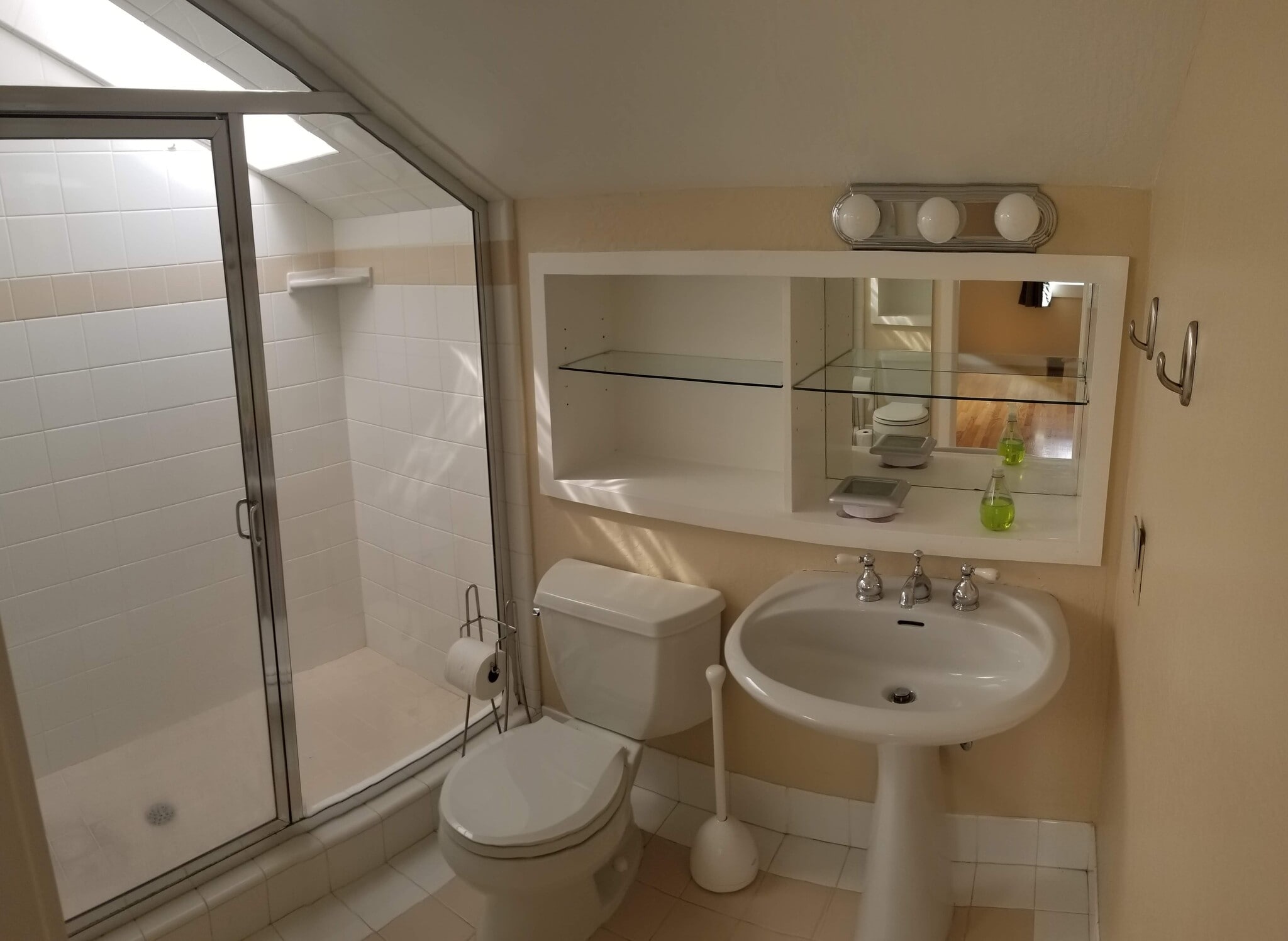 Upstairs bedroom bathroom - 834 Ramona St