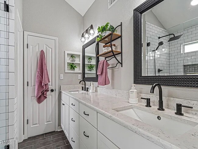 Building Photo - 6776 Copper Ridge Dr