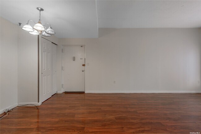 Building Photo - 205 Mineola Blvd
