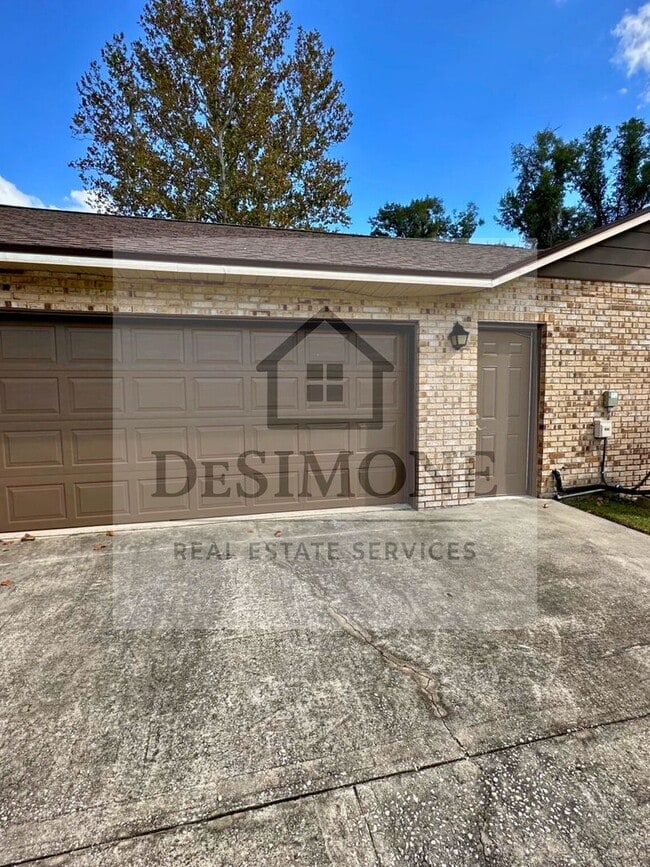 Building Photo - Mostly Furnished 3BR, 2BA House SW Ocala