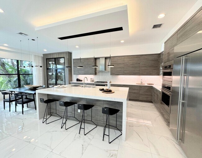 Building Photo - 17299 Pagoda Palms Dr