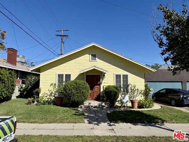 Building Photo - 2666 Cimarron St