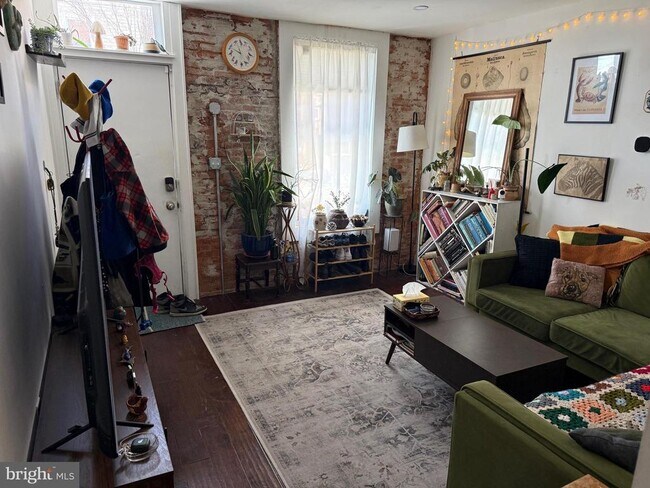 Building Photo - 2165 E Dauphin St