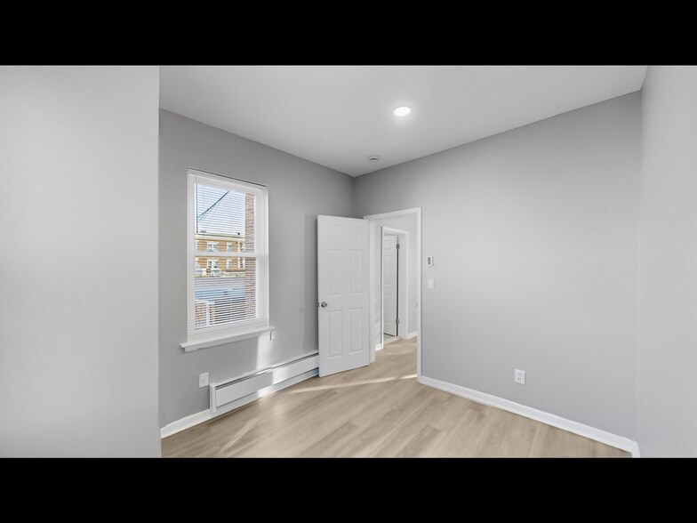 Building Photo - 972 McLean Ave