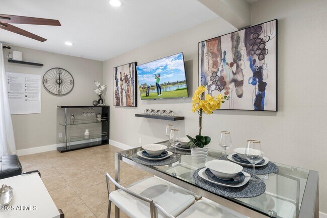 Building Photo - 8570 E Indian School Rd