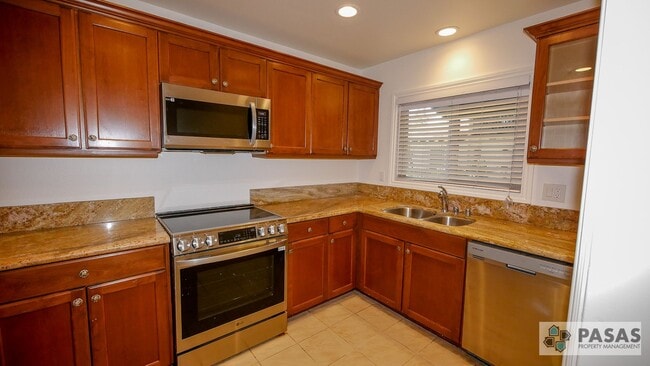 Building Photo - Point Loma Condo - Single-Story End Unit with Sunroom & 2 Covered Parking Spots