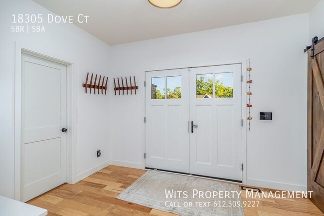 Building Photo - 18305 Dove Ct