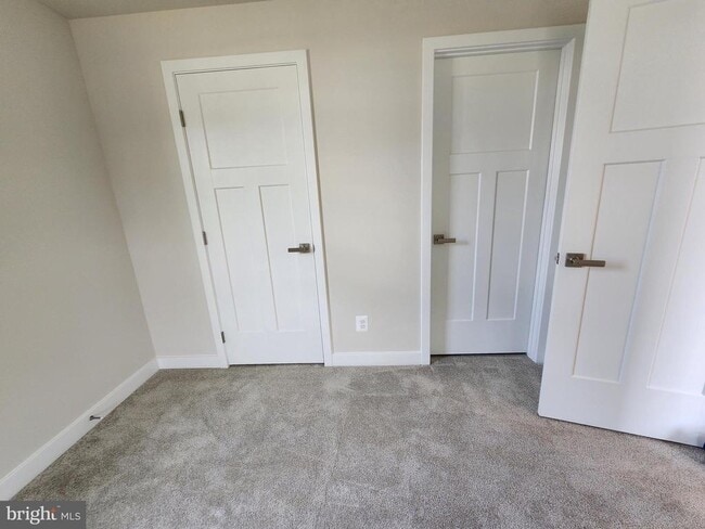 Building Photo - 844 New Castle Landing Dr