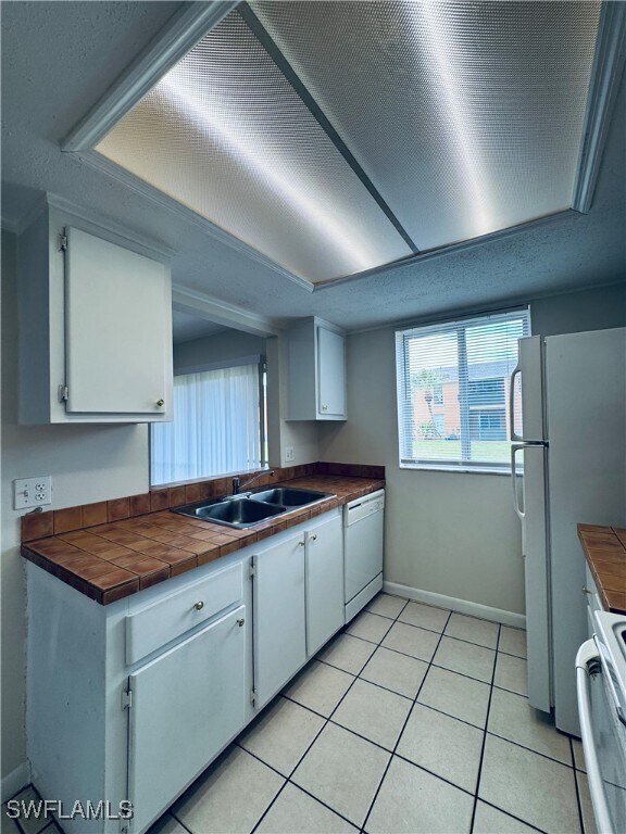 Building Photo - 12670 Kenwood Ln