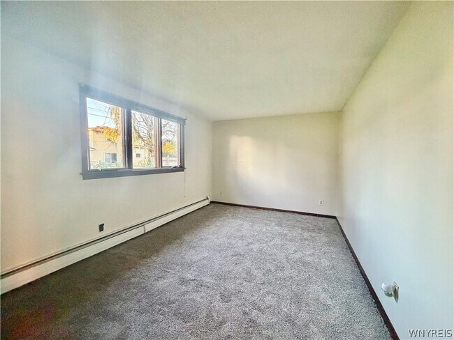 Building Photo - 94 S Prince Dr