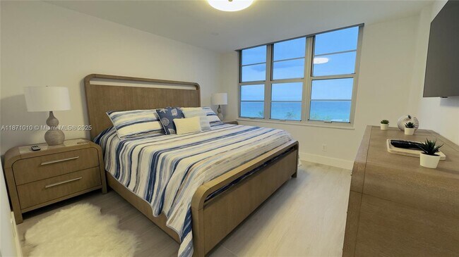 Building Photo - 5161 Collins Ave