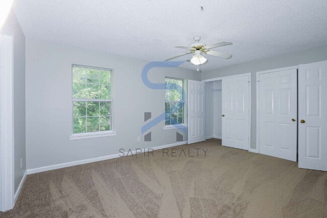 Building Photo - Pet-Friendly Living in Pinedale – 3BR/2.5BA Ready for You