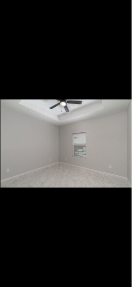 Building Photo - 1007 Hidden Hls St