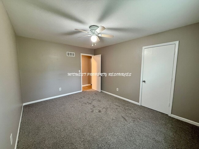 Building Photo - 2 Bedroom Duplex