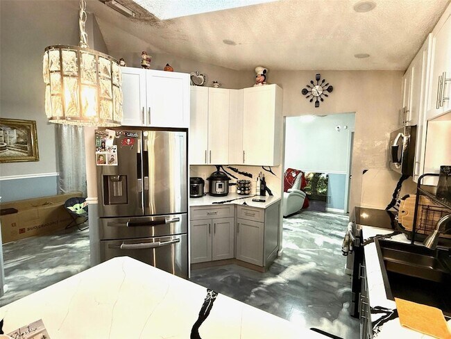 Building Photo - 2122 Winningway St