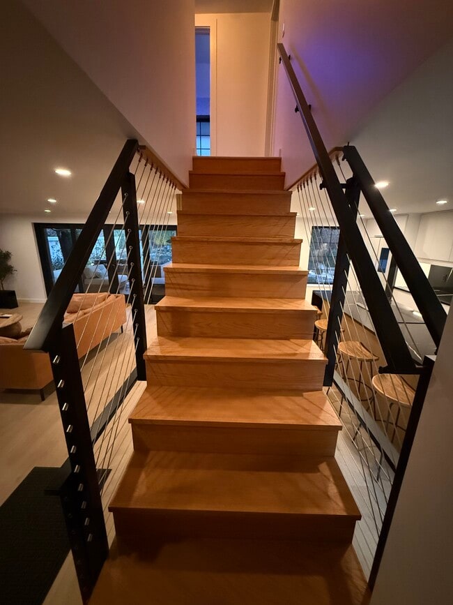 Building Photo - 204 Datura Dr