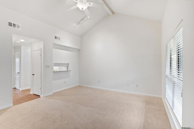 Building Photo - 5243 Butter Creek Ln