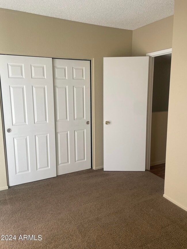 Building Photo - 2846 E Kathleen Rd