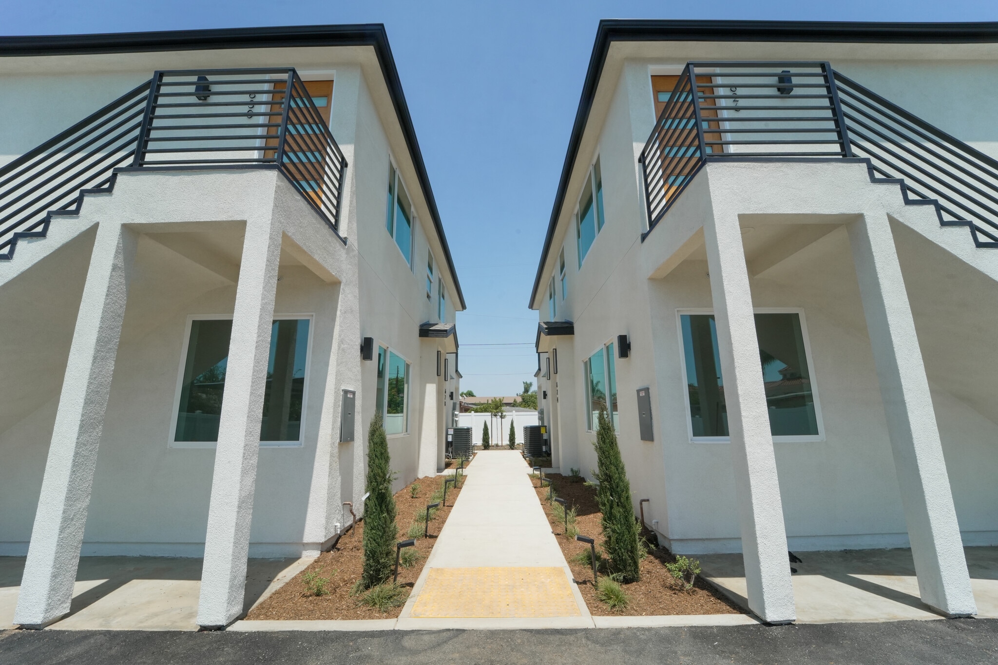 Building Photo - 630 N Juniper St