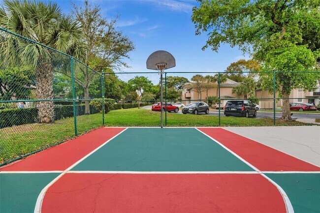 Building Photo - 1701 NW 96th Terrace