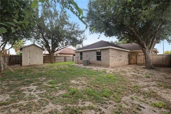 Building Photo - 1815 W Adelita St