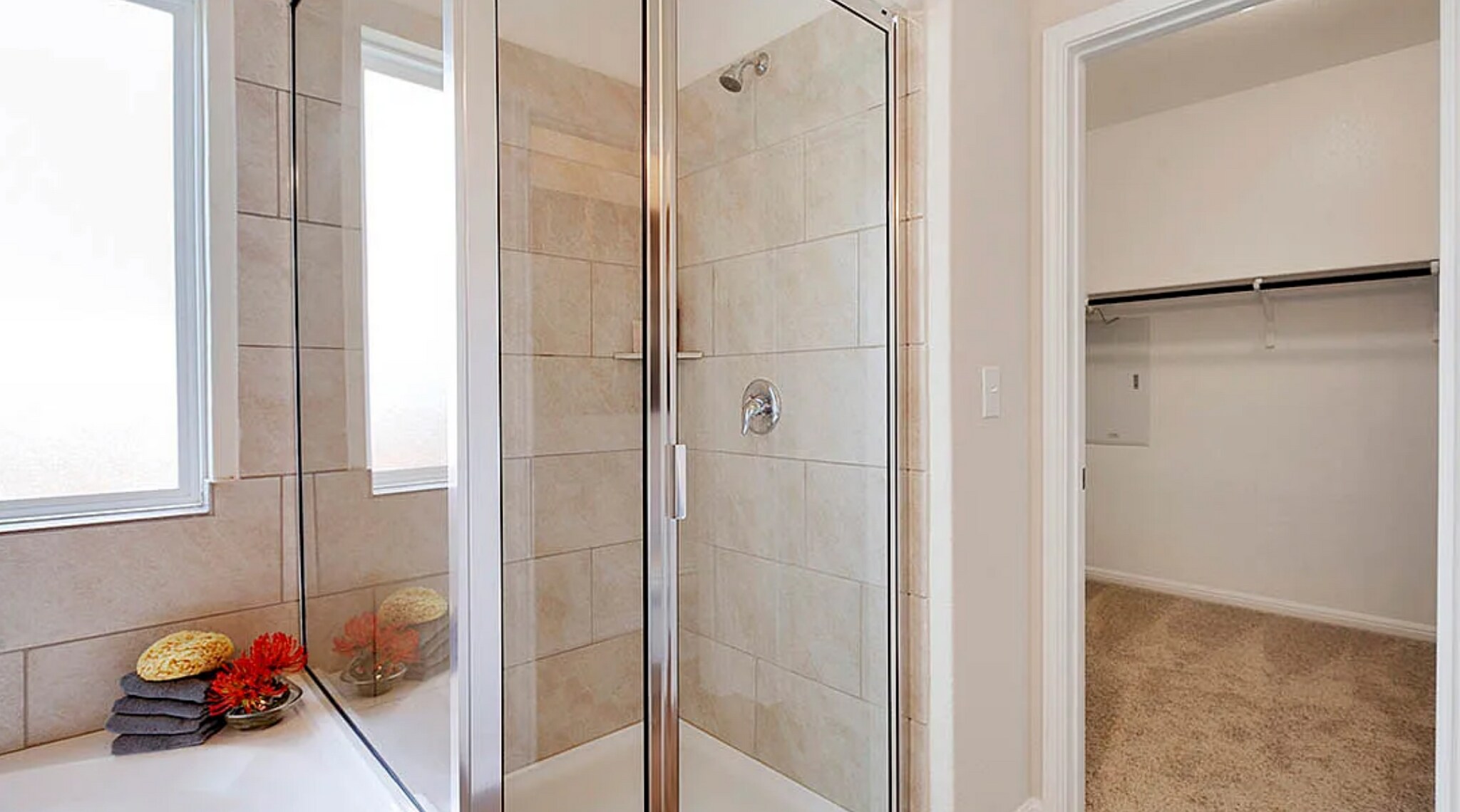 Shower Bath 1 - 4513 Spring Box St