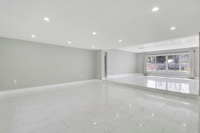 Building Photo - 1231 SW 32nd St