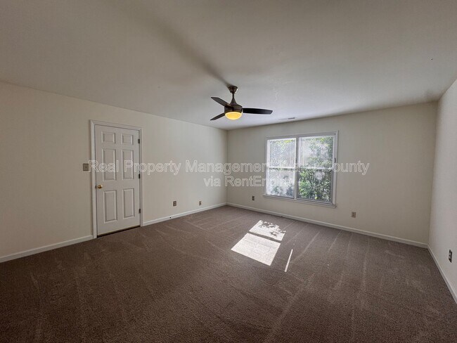 Building Photo - 102 Powder Mill Ct