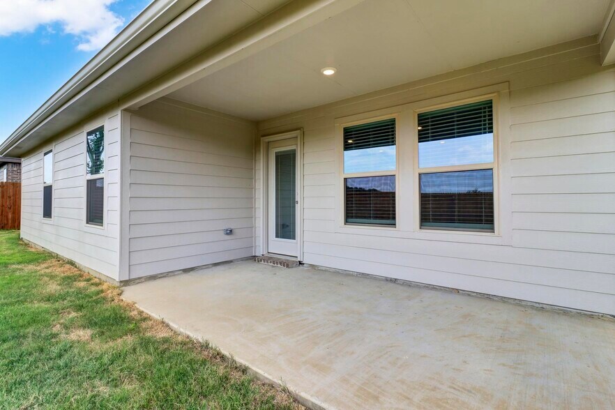 Building Photo - 3428 Sweetwater Way