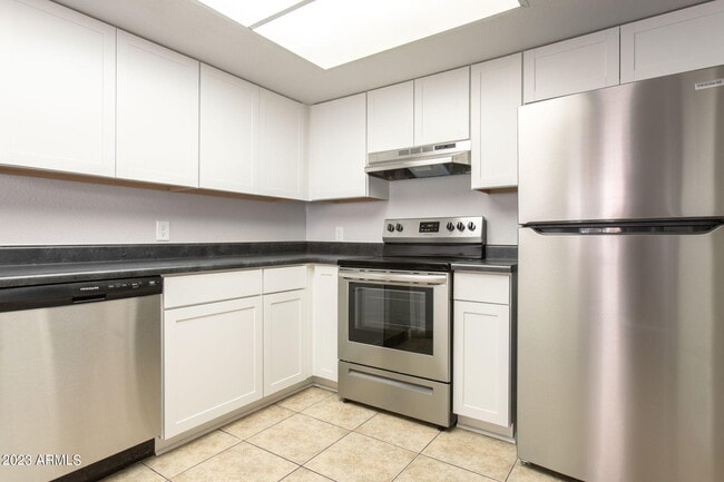 Building Photo - 4545 N 67th Ave
