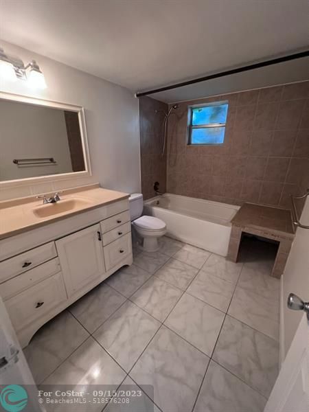 Building Photo - 108 Gardens Dr