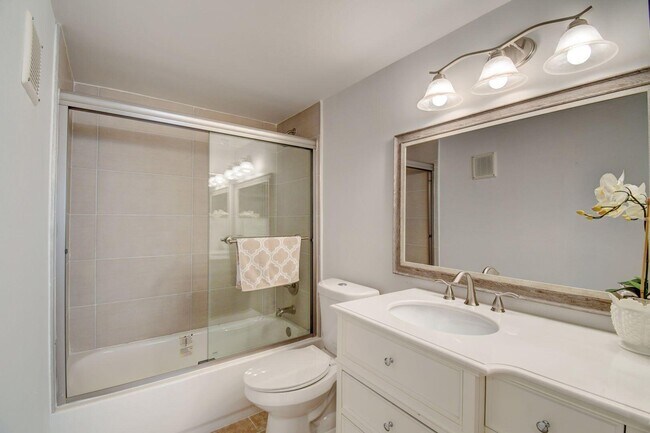 Building Photo - 15364 Lakes of Delray Blvd