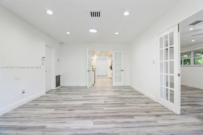 Building Photo - 5785 SW 160th Ave
