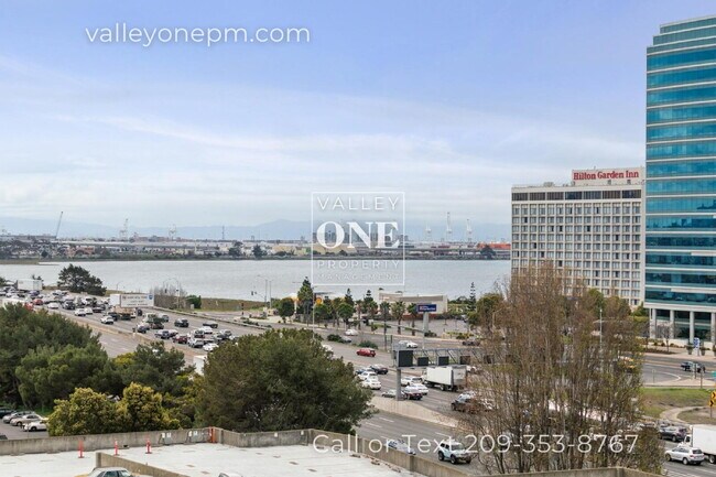 Building Photo - Fully Furnished Condo With Panoramic San Francisco Bay Views and Unbeatable Amenities