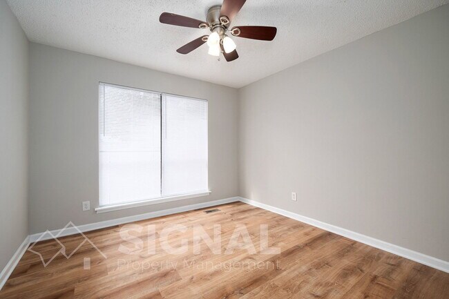 Building Photo - 3037 Apple Valley Ln