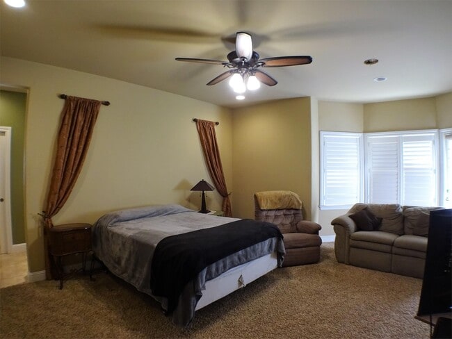 Building Photo - 3539 Rodgers Ave